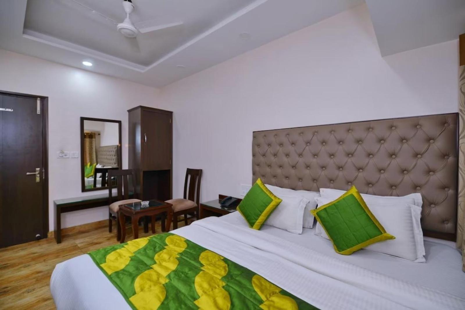 Hotel Keshew International Neu-Delhi Exterior foto