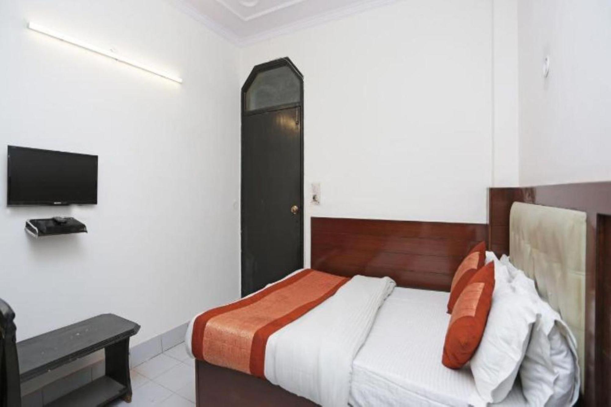 Hotel Keshew International Neu-Delhi Exterior foto